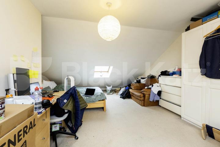 4 bedroom house located a short walk to Stoke Newington Station  Listria Park, Stoke Newington